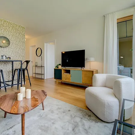 Luxury 1 Bedroom Flat In Kirchberg *