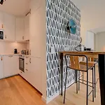 Luxury 1 Bedroom Flat In Kirchberg 아파트 *